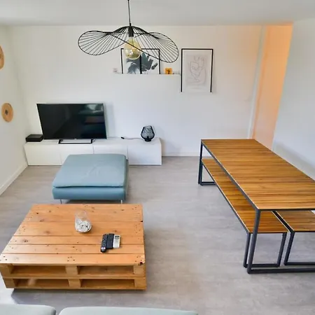 Bruyeres With Deck And Private Parking